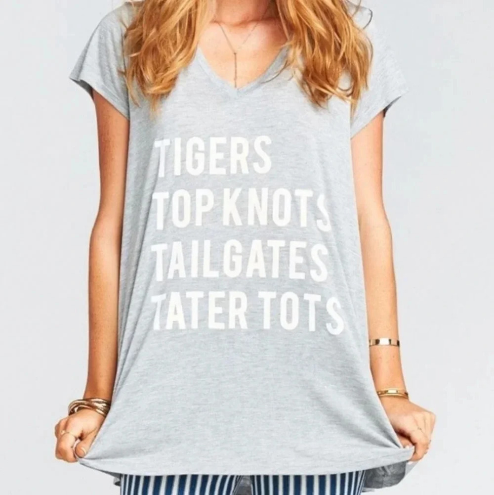 NWT Show Me Your Mumu Gray Hetland Graphic Tee M